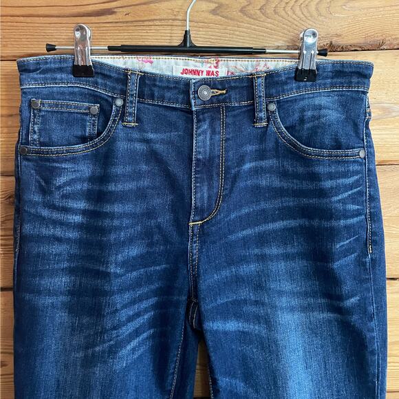 JOHNNY WAS Medium Wash skinny Leg Midrise Rise Blue Jeans Sz 26 - Picture 3 of 7